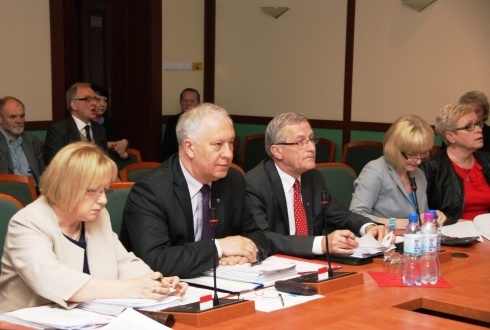 Prezydencka propozycja zmian budżetu na ten rok została przyjęta.